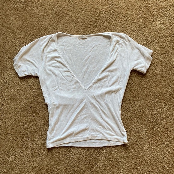 Brandy Melville John Galt White Top - Picture 2 of 2